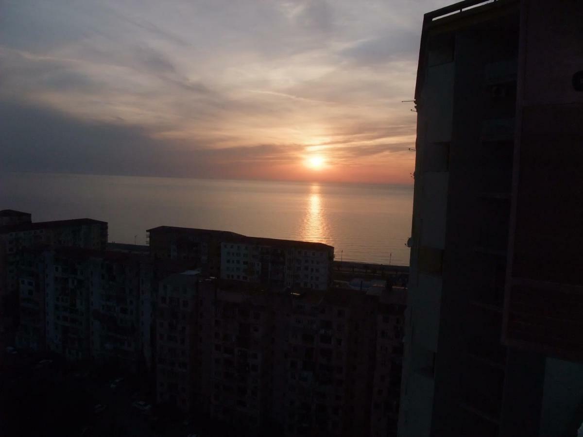 Apartment With Black Sea View Batumi Eksteriør bilde